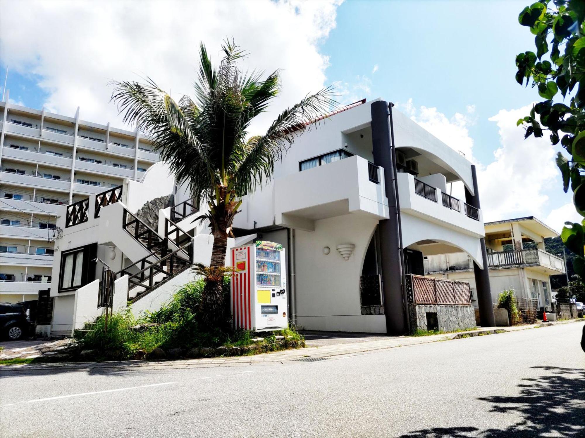 Kariyushi Condominium Resort Sea Side House Nago Buitenkant foto